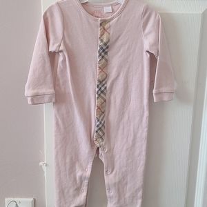 Baby burberry onesi